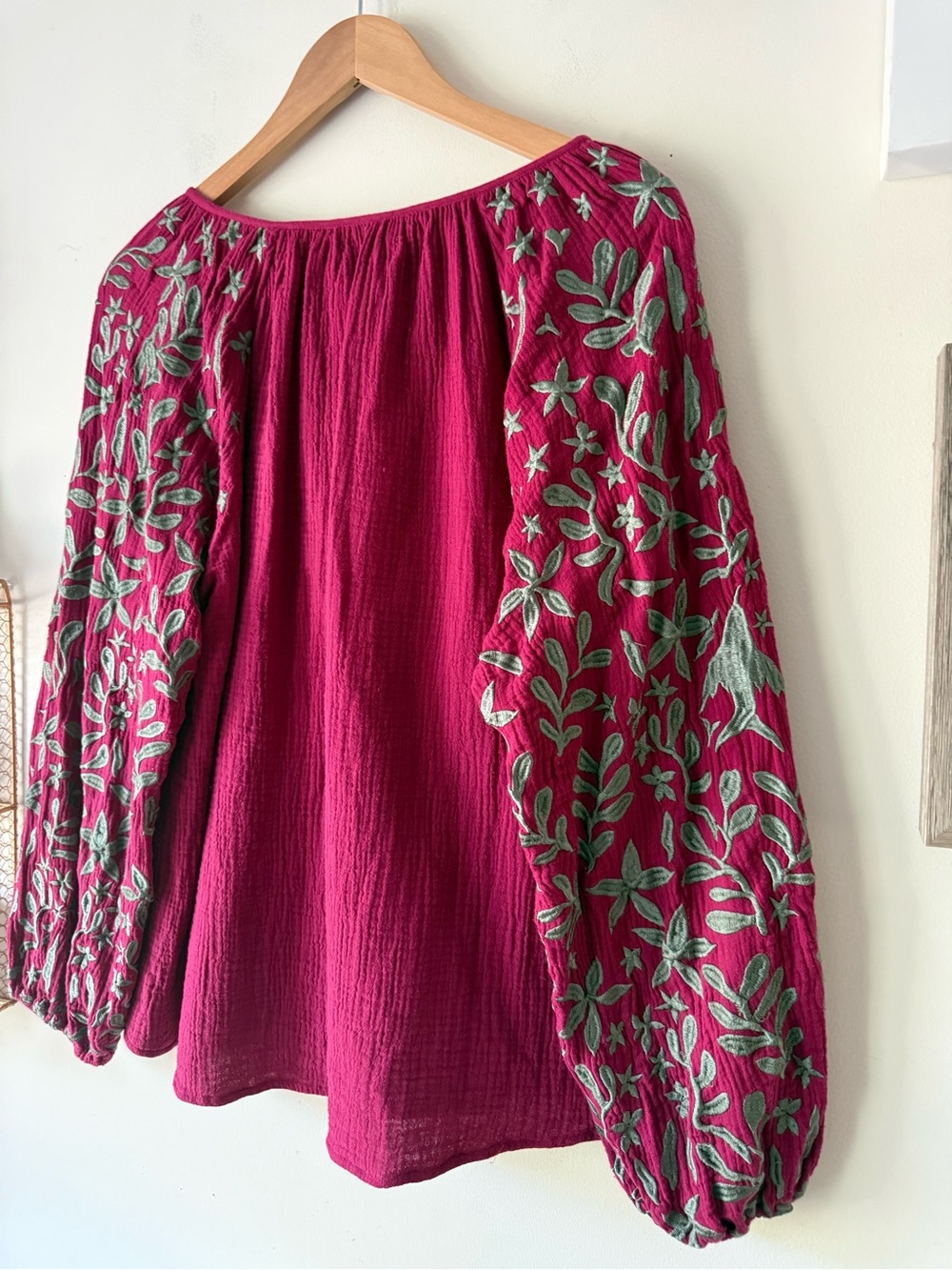 Voyageur by Mersea Palermo Cotton Embroidered Blouse Berry/Light Gray Size Large - Picture 9 of 12